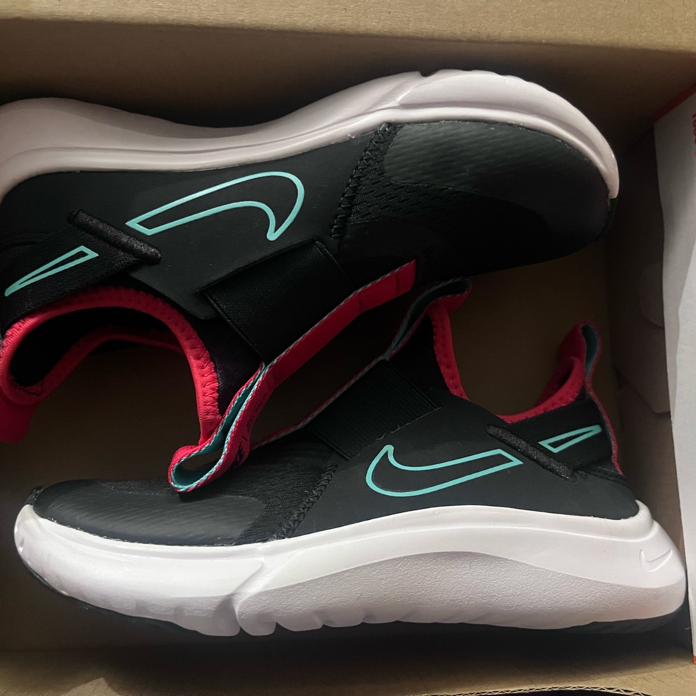 Boys Nike shoes - New